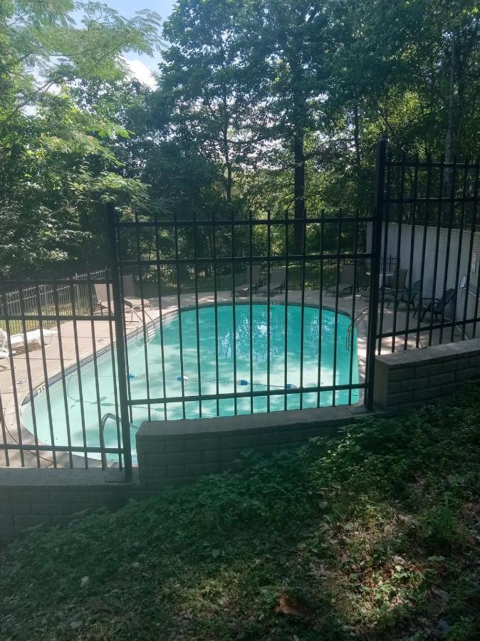 Razorback Lodge ユリーカ・スプリングス エクステリア 写真