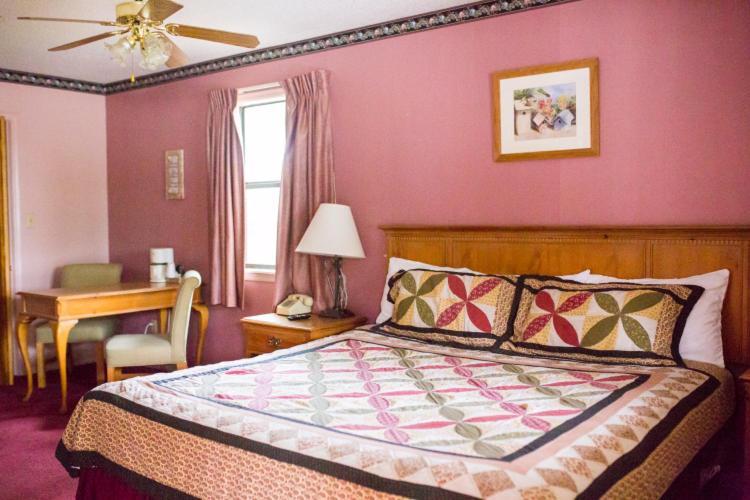 Razorback Lodge ユリーカ・スプリングス エクステリア 写真